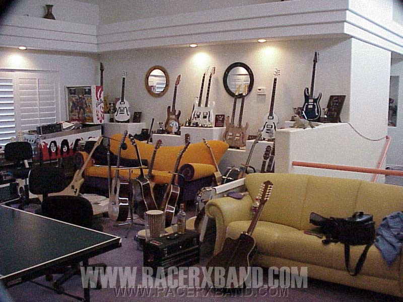 19. Paul's Family Room outside BatGirl Studio Vegas..jpg