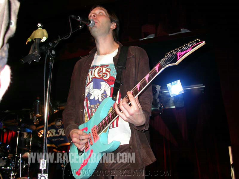 12. Paul sings....George survey's the crowd.jpg