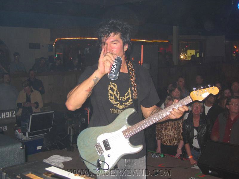 10. George at the beginning of the set..jpg