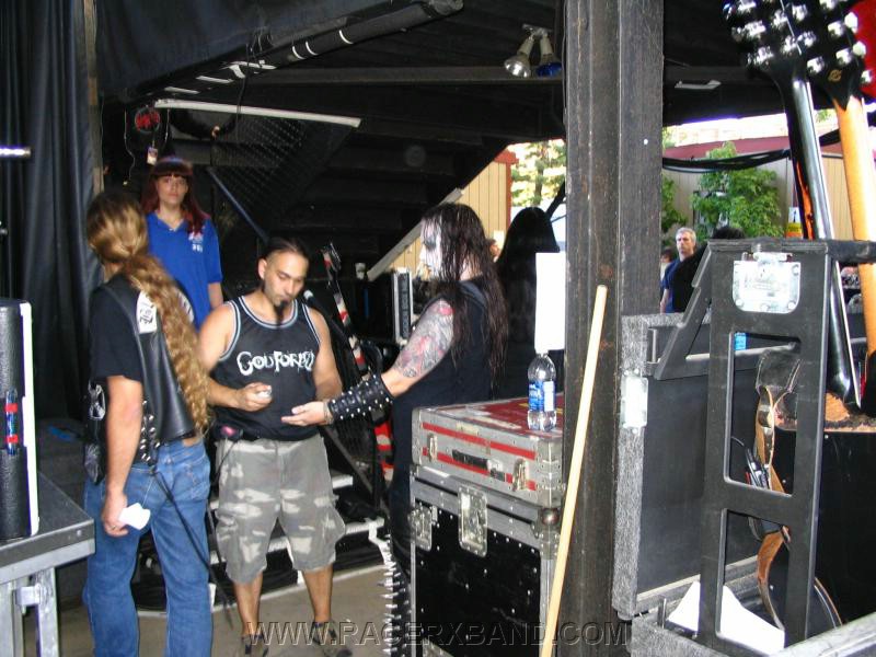 03. Dimmu Borgir gets ready to go on..jpg