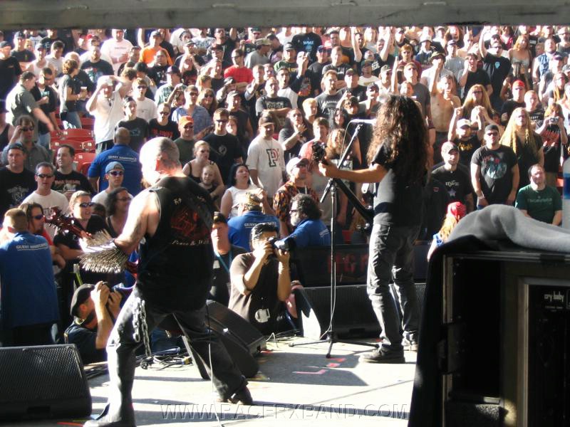 07. Slayer laying down the groove..jpg
