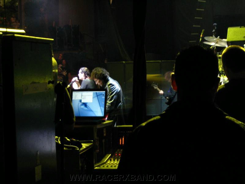 43. Tommy and Ozzy...the laptop feed the Teleprompter with lyrics..jpg
