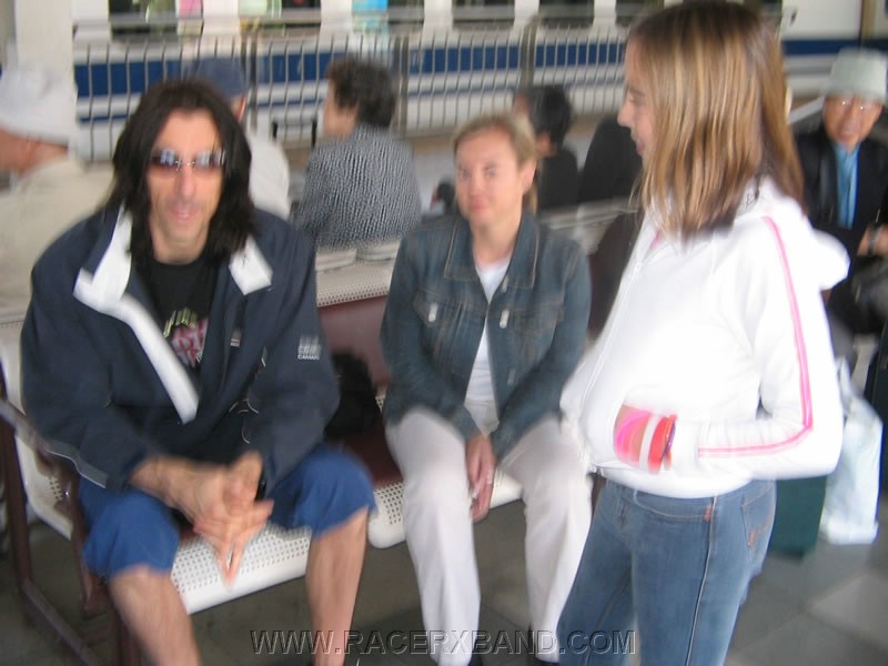 17. A blurry photo of Scott's 'Famiry'...they got mobbed earlier..jpg