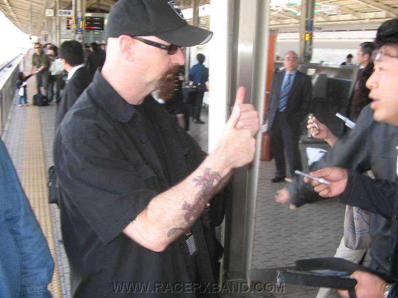 20. Rob talks with a fan..jpg