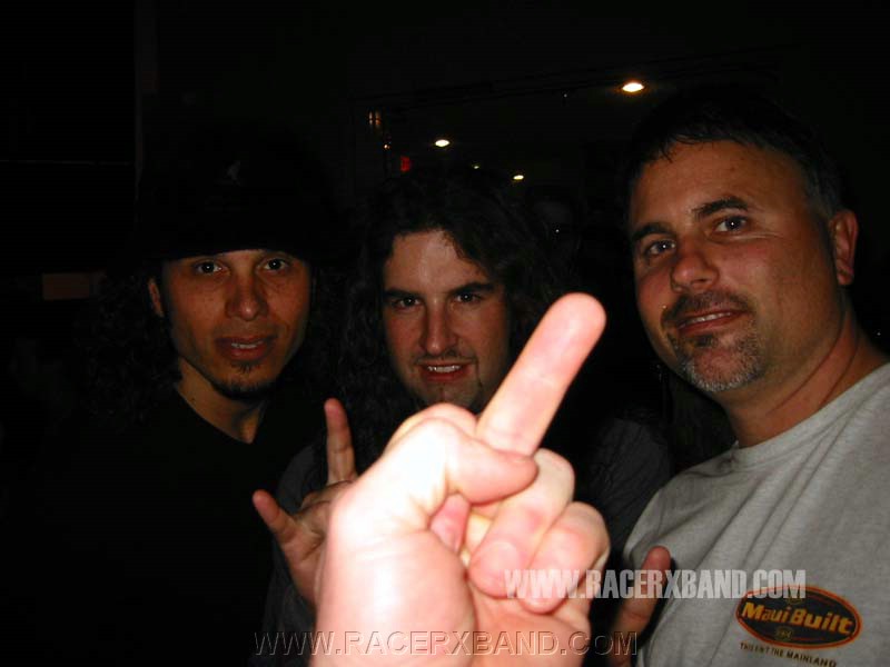 05. Jeff Scott Soto - Howie Simon(JSS's guitarist) - Ken Hower - Jeff's finger.jpg