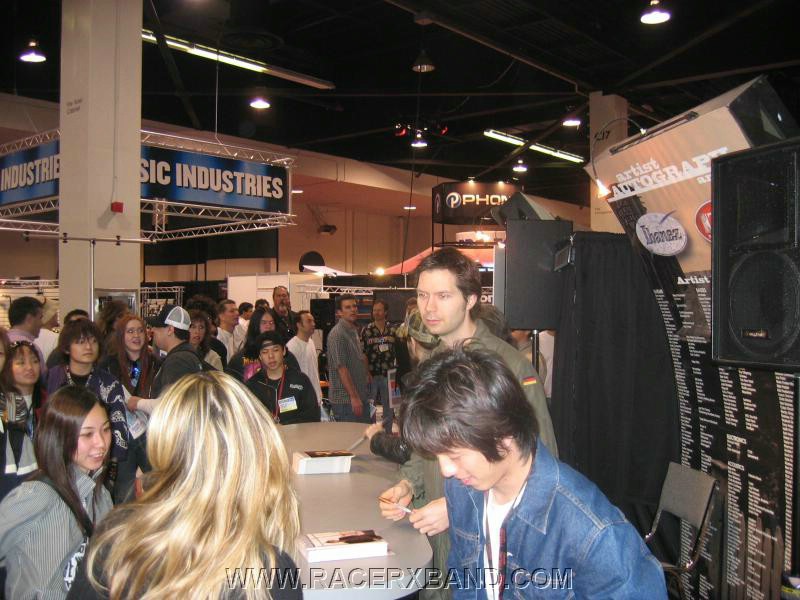 23. Paul signing at Ibanez on Saturday..jpg